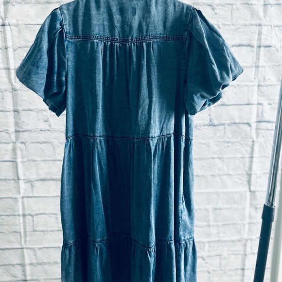 G by Giuliana Denim Button Front Puff Sleeve Tiered Dress - Picture 3 of 10